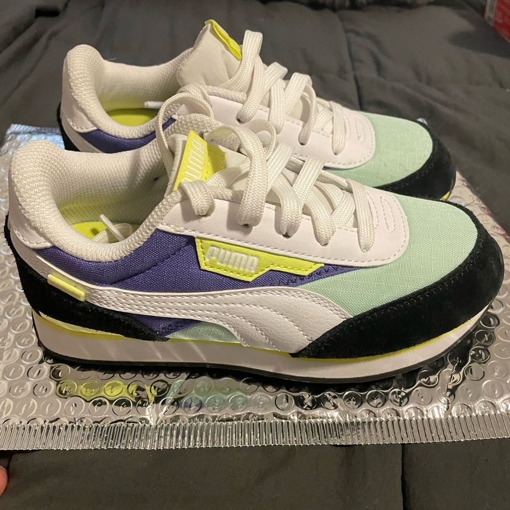 Girls Puma sneakers